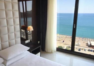 Продается квартира в элитном доме в Бечичи в 20 м от моря и песчаного пляжа
