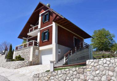 Роскошный деревянный 3-уровневый дом 195 м2 в Жабляке
