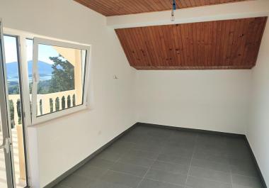 Новая 2-комнатная квартира площадью 49 м2 в Кавачи на верхнем этаже с великолепным панорамным видом