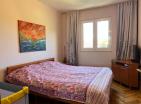 Продается квартира в Петроваце с видом на море с террасы в 500 м от моря