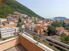 Потрясающая двухуровневая квартира площадью 47 м2 с видом на море в Будве, Черногория