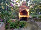 Уютный меблированный коттедж с террасой и фруктовым садом в Шушани, Бар, в 800 м от моря