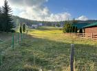 Инвестируйте в Черногорию-продается большой земельный участок рядом с горнолыжным склоном в Жабляке