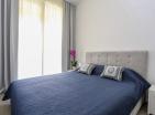 Новые меблированные квартиры с 1 спальней в Будве в 100 метрах от моря от застройщика