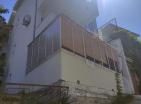 Дом с четырьмя квартирами в живописном Сутоморе-невероятная цена