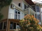 Роскошный 3-этажный дом площадью 355 м2 в Баре, Зеленый пояс, недалеко от моря