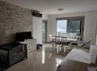 Потрясающая квартира с видом на море площадью 78 м2 с бассейном в Доброте, Котор