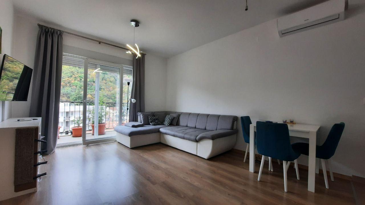 Меблированная квартира на берегу моря в Бечичи площадью 44 м2-отличная возможность сдачи в аренду