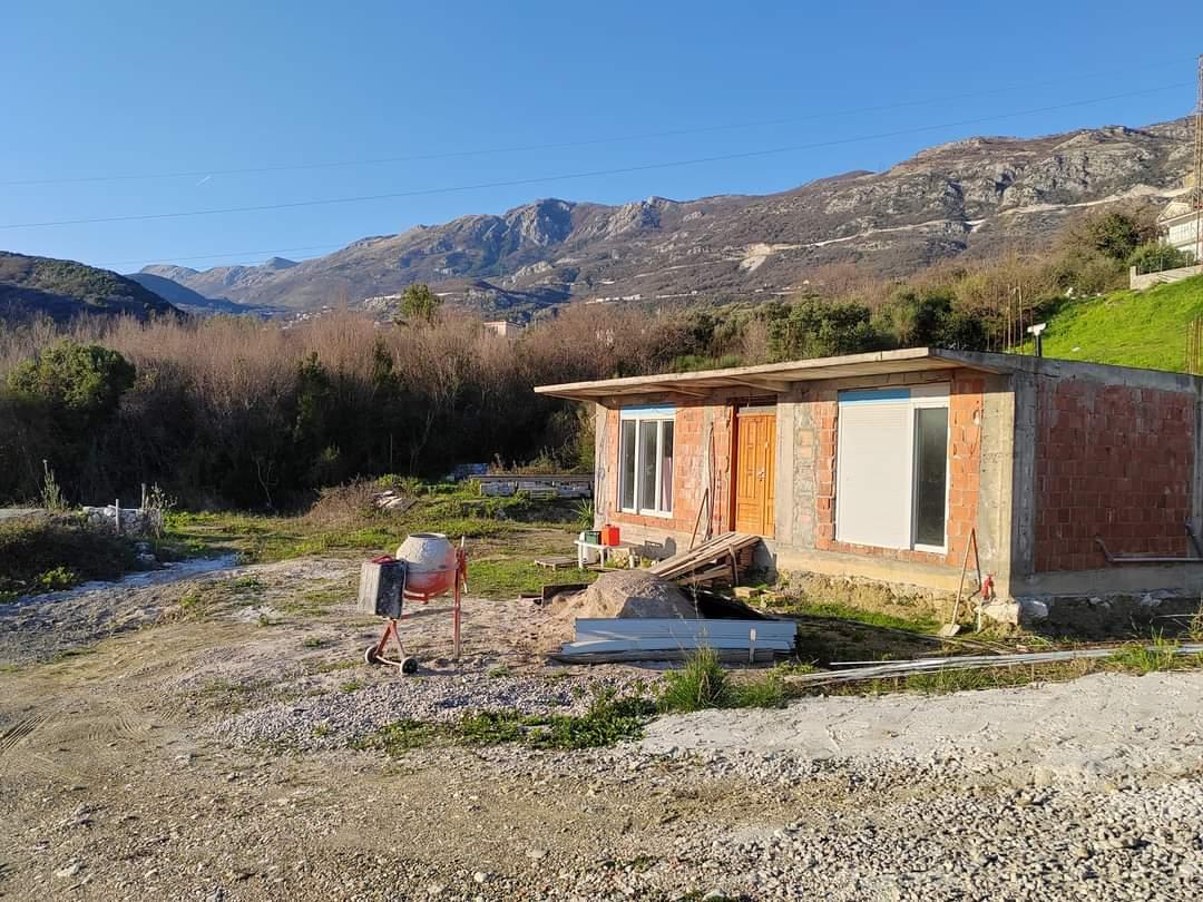 Новый дом с панорамным видом на море площадью 80 м2 в Бечичи, Черногория, с большим земельным участком