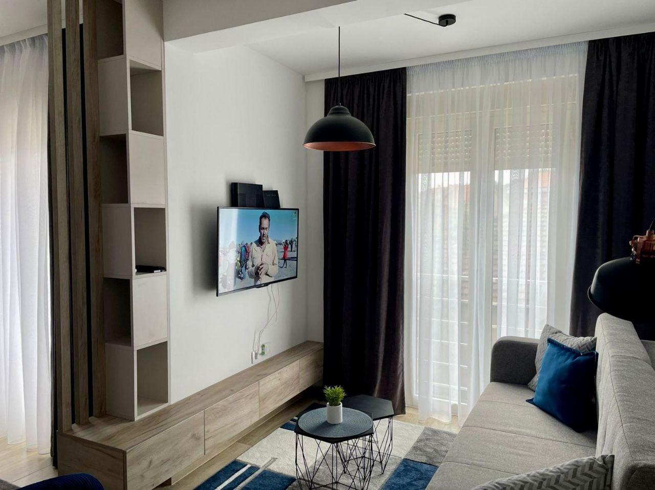 Современная меблированная квартира с 1 спальней площадью 42 м2 в Тивате, недалеко от Порто Монтенегро