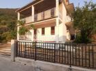 Панорамный дом 156 м2 с видом на залив в Лепетане с большим земельным участком