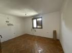 Недорогой двухэтажный дом площадью 130 м2 на продажу в Сутоморе