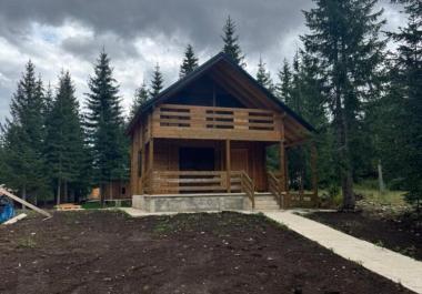 Меблированный очаровательный лесной 2-этажный дом в Жабляке с двумя спальнями