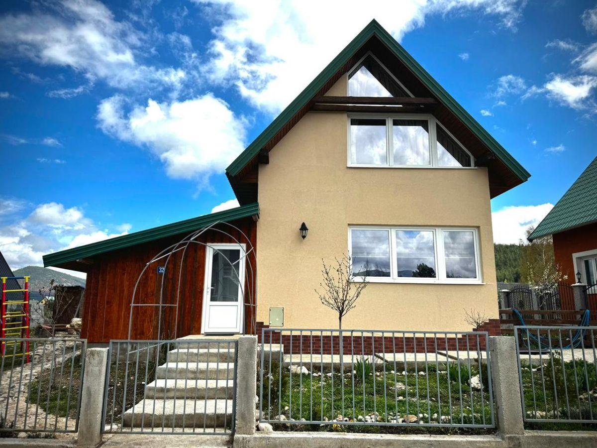 Двухэтажный дом площадью 84 м2 в Жабляке с потрясающим видом в популярном туристическом месте