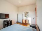 Светлая 4-комнатная квартира в Баре с панорамным видом на море 104 м2